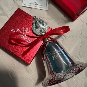 Wallace Silversmiths 2002
Silverplate Sleigh Bell Christmas
Ornament w/ Box